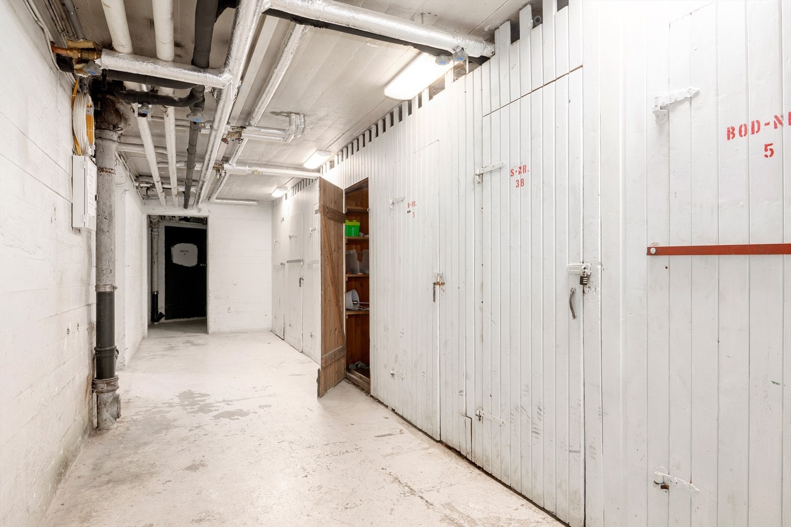 Kjellerbod på 3 kvm Galleribilde