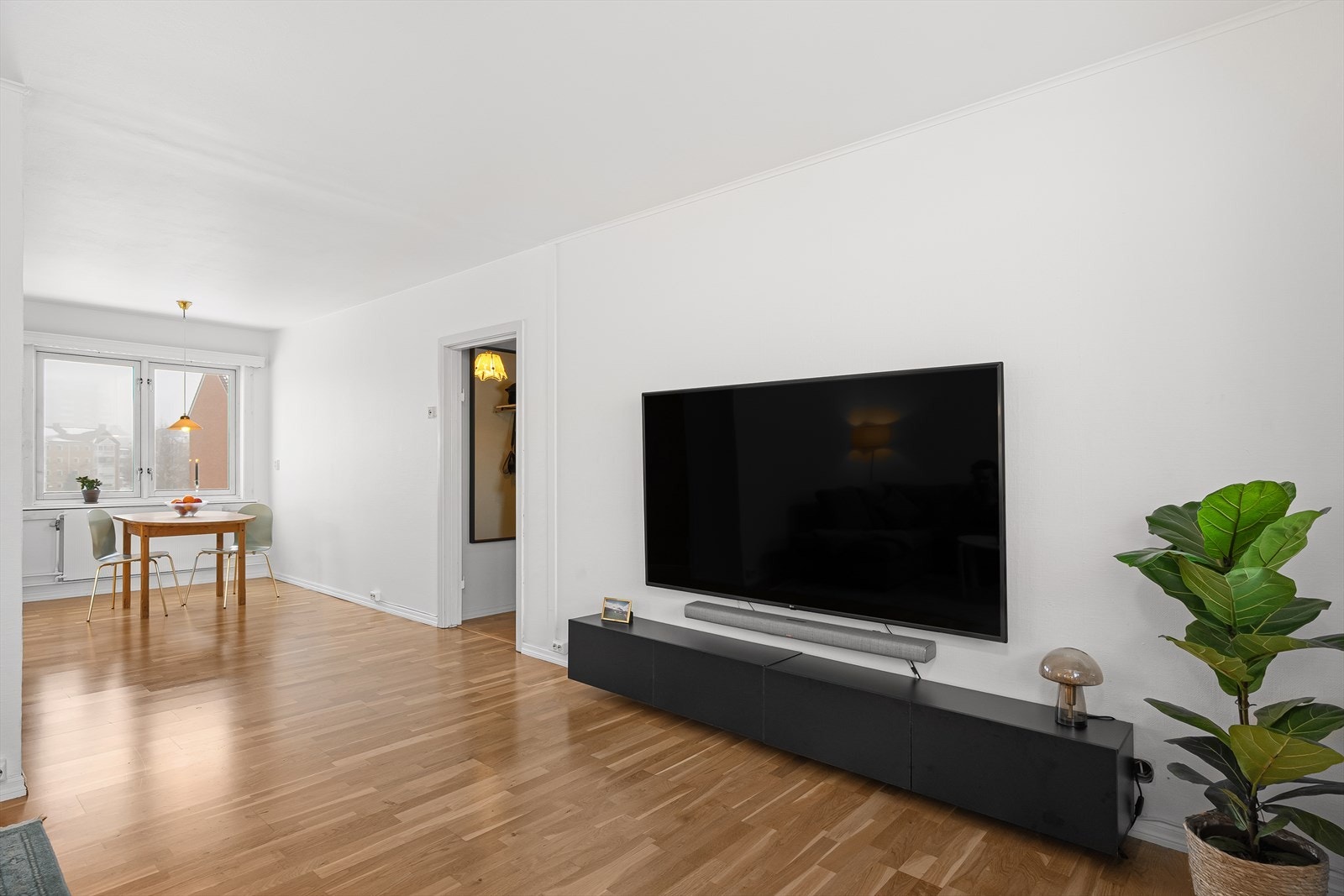 Gjennomgående planløsning. Galleribilde