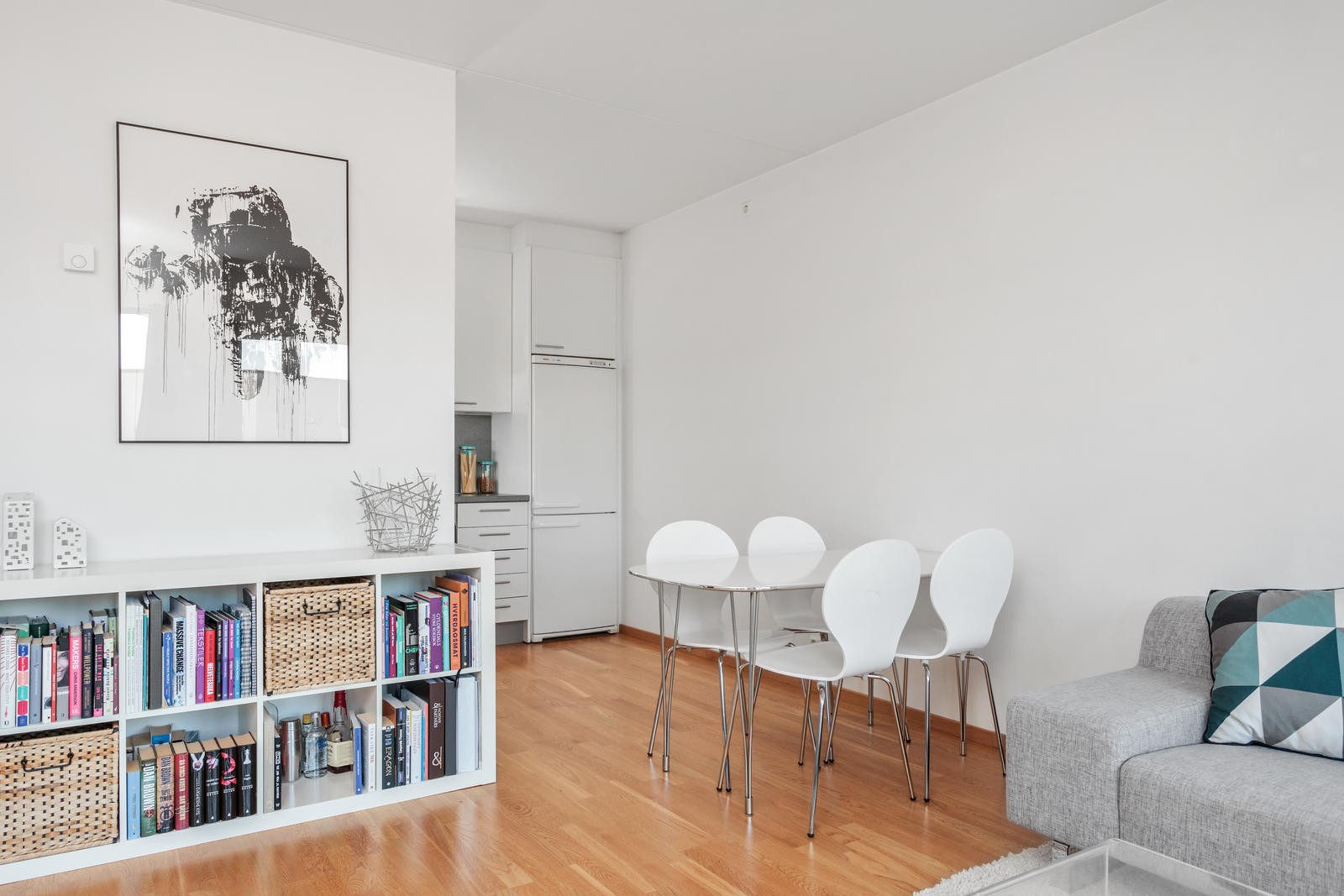 Stue mot kjøkken Galleribilde