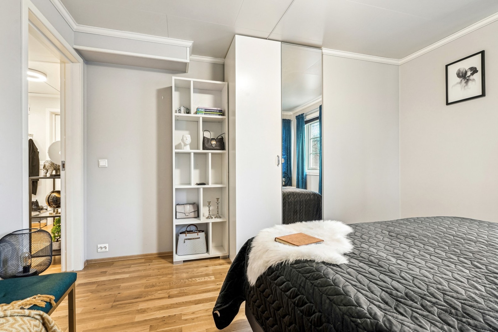 Hovedsoverommet er romslig og har plass til garderobeskap. Galleribilde