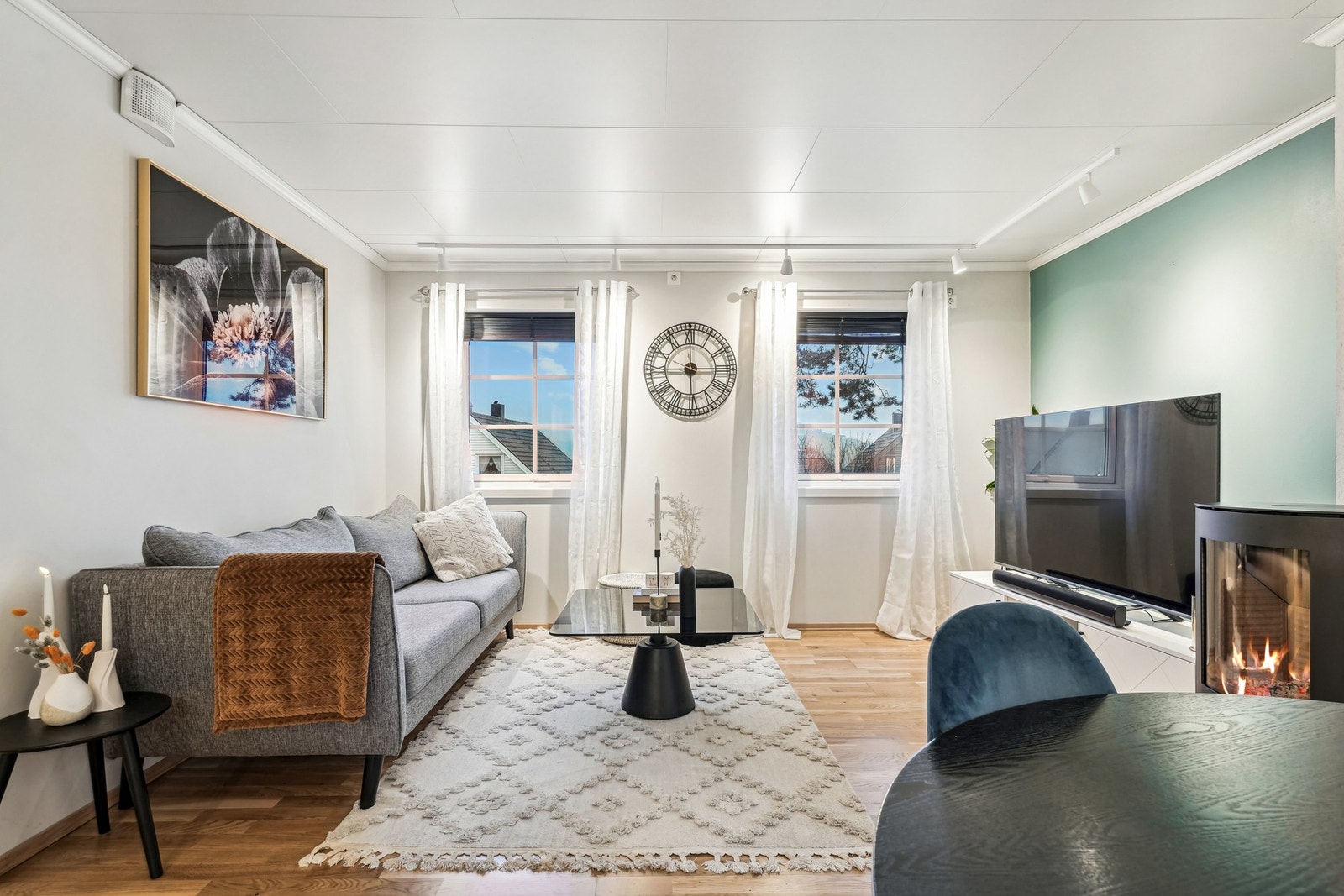 Stuen er romslig, med gulvflater belagt med parkett. Galleribilde