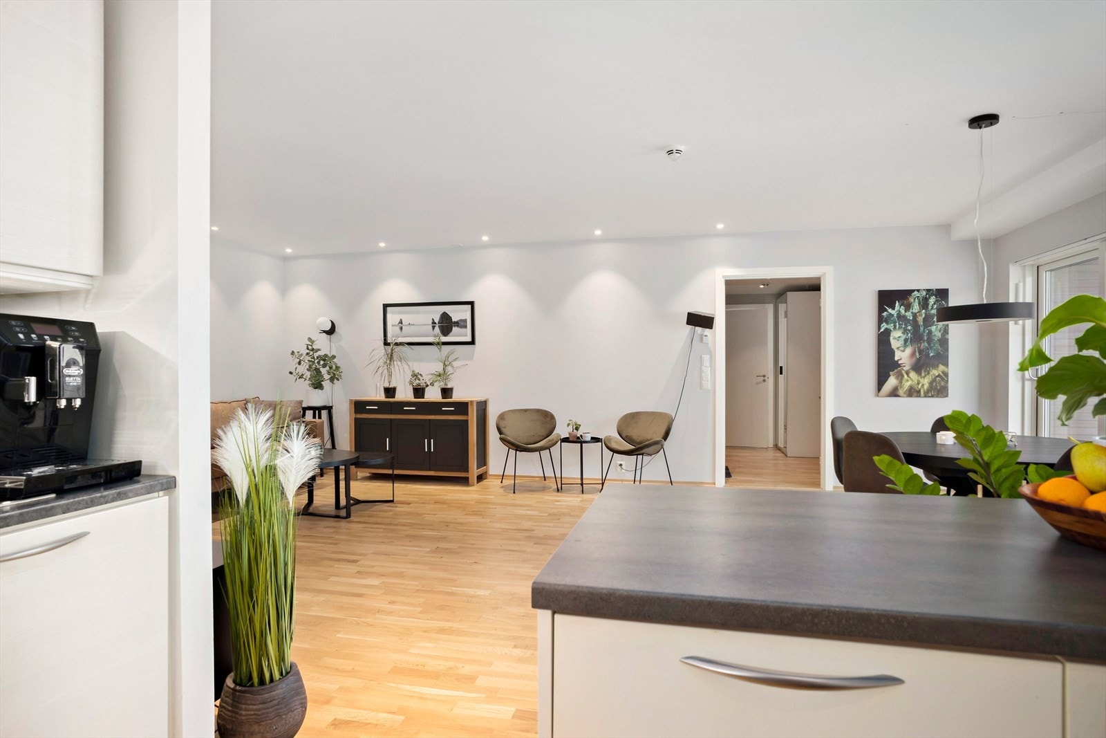 Som beboer i Ole Tobias Olsens Borettslag får du tilgang til et moderne plusskonsept, som ikke er å finne i andre borettslag i byen. Plusskonseptet inneholder blant annet selskapslokale, loungeområde, trimrom med badstue og to utleierom. Galleribilde