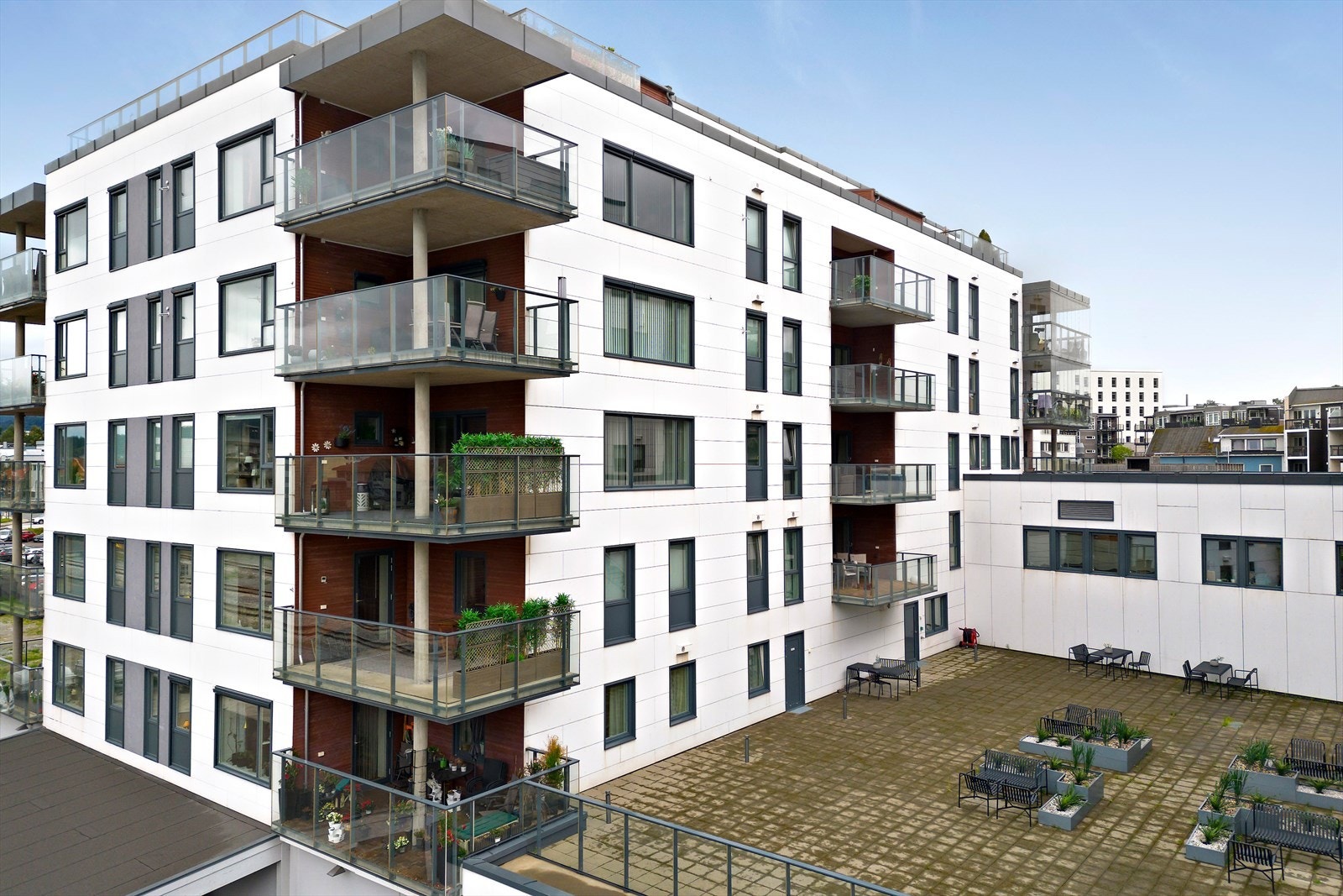 Leiligheten ligger i 3. etasje og har praktisk planløsning. Galleribilde