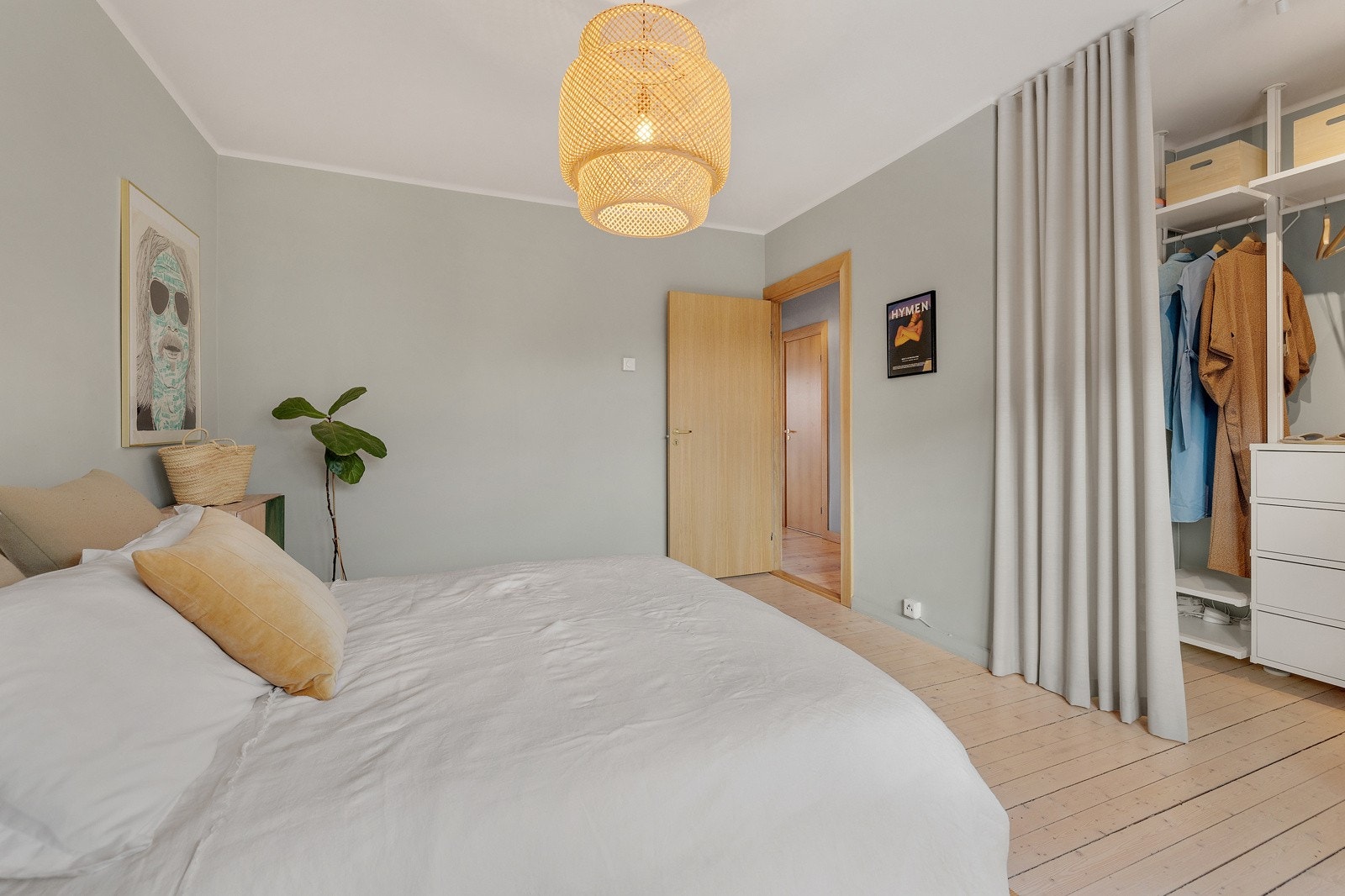 Soverommet ligger rolig til som sikrer en god natts søvn. Galleribilde