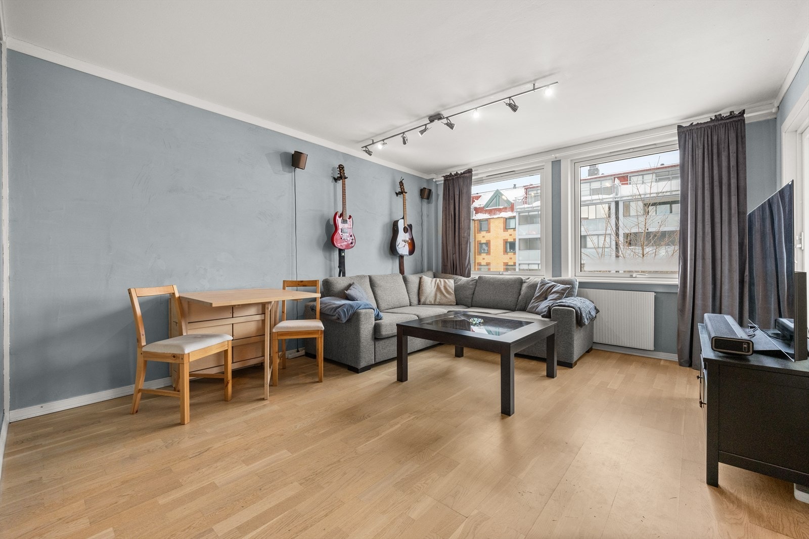 Leiligheten har en god planløsning med god plass for både sofakrok og spiseplass Galleribilde