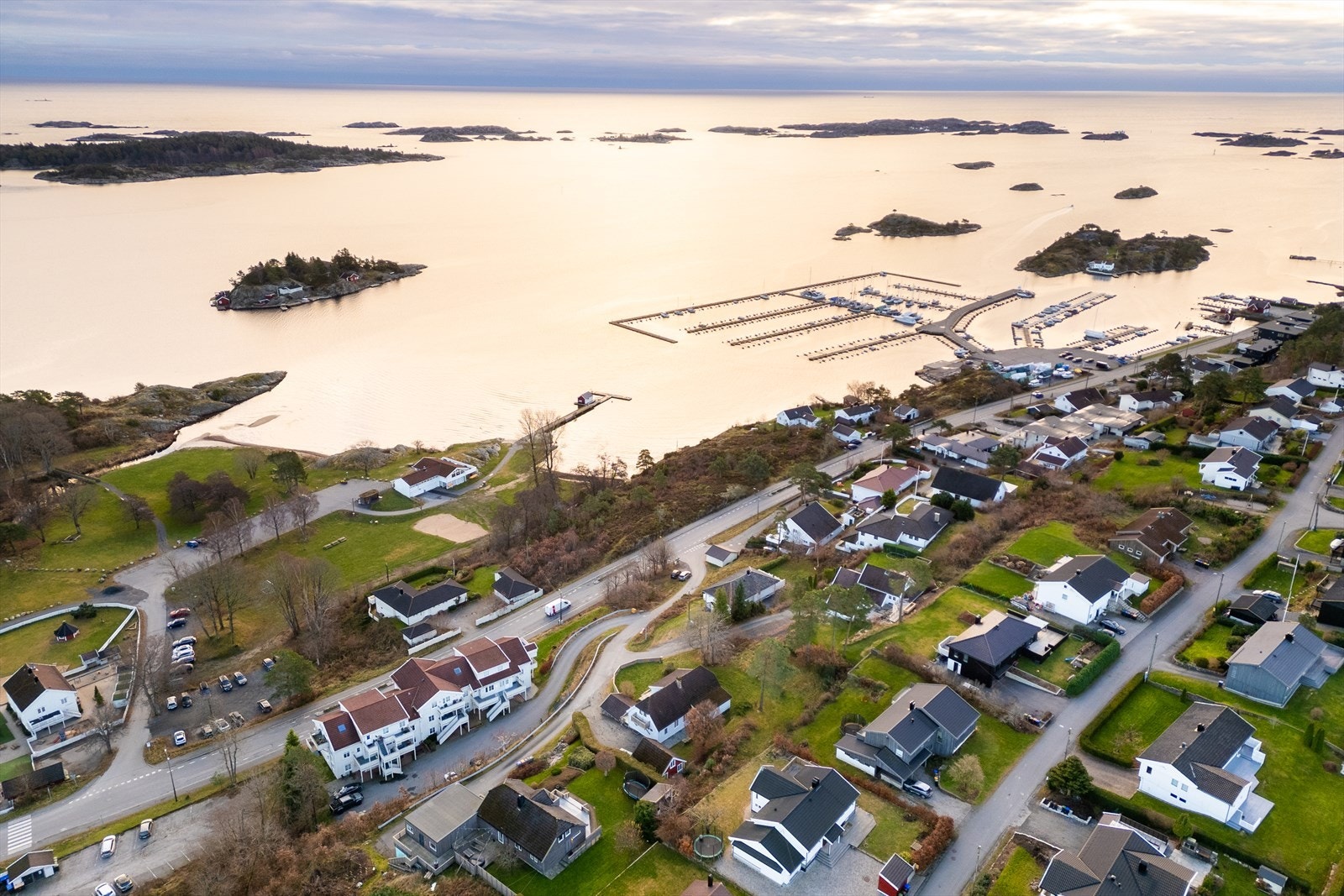 Dronefoto mot syd Galleribilde