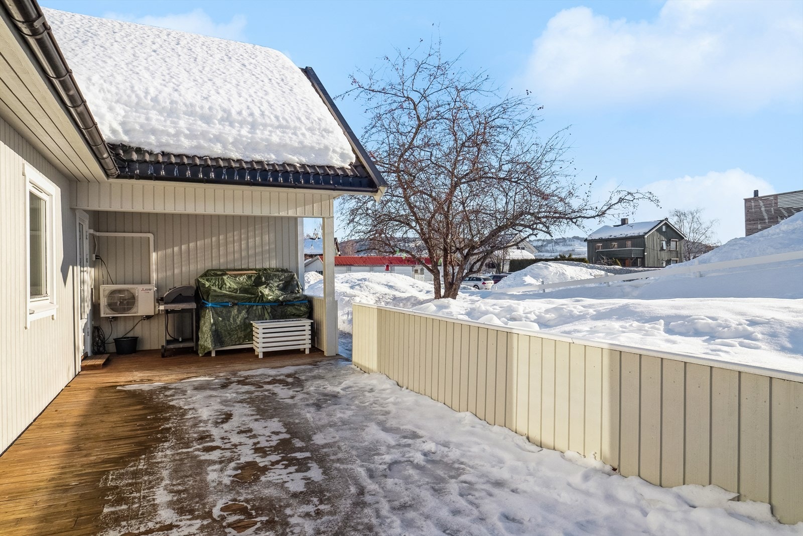 Terrasse der flotte sommerdager kan nytes. Galleribilde
