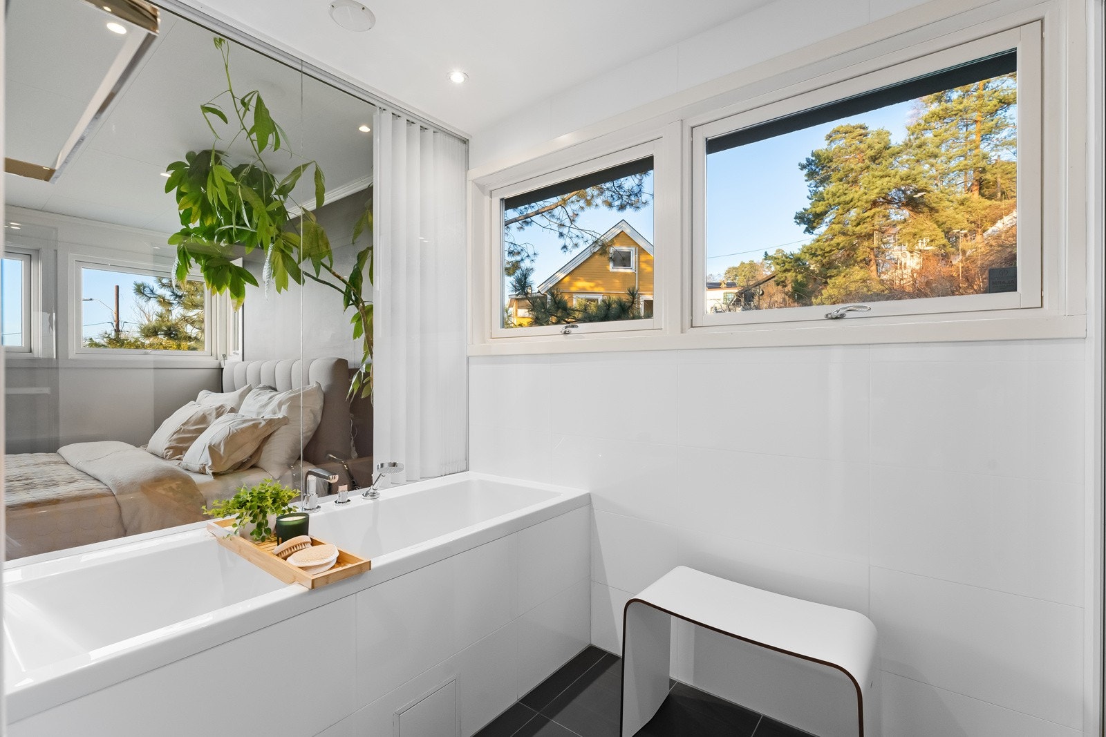 Duravit Philippe Starck badekar med armaturer fra Hans Grohe Galleribilde