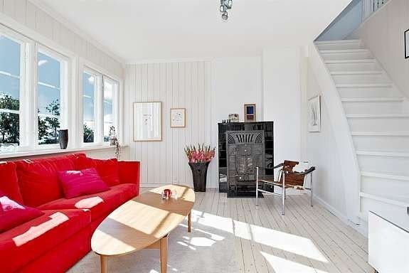 Stue med trapp til loftetasjen Galleribilde