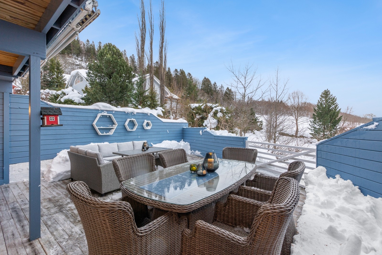 Her er det rikelig med plass til utemøblement. Galleribilde