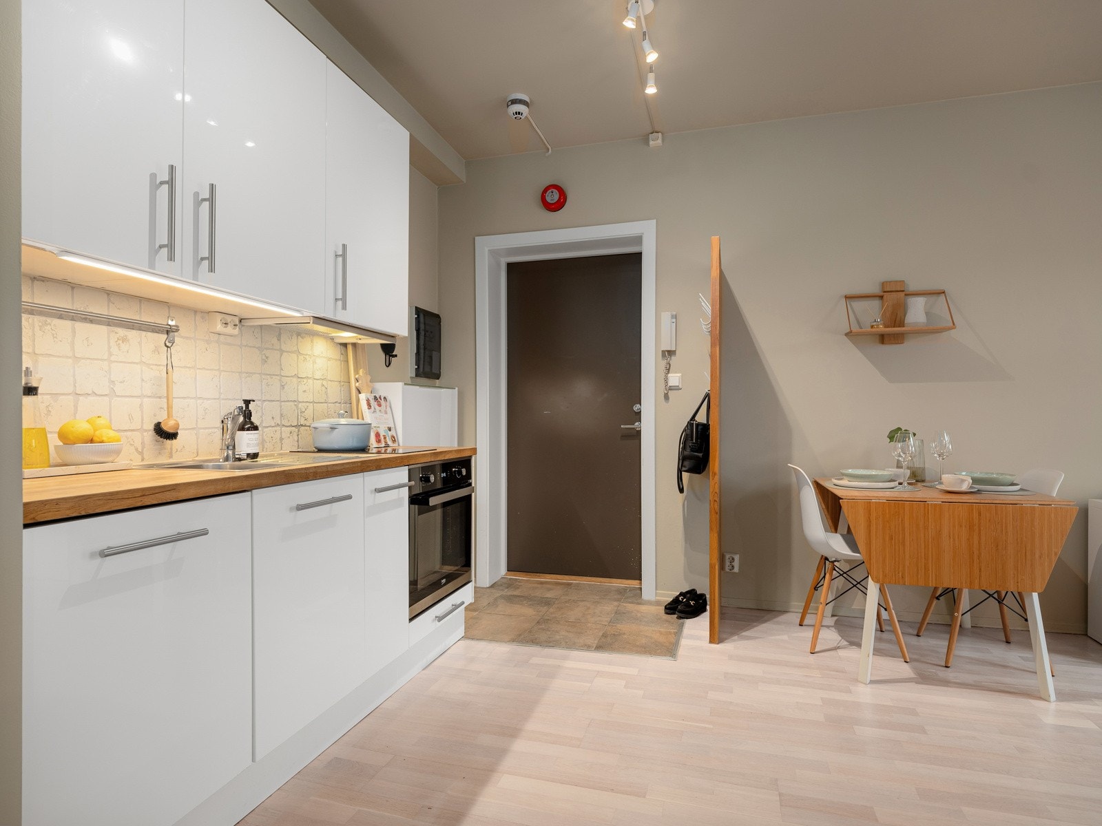 Varmtvann, internett og kabel-tv er inkl. i felleskostnadene og bidrar dermed til å redusere dine månedlige utgifter. Galleribilde