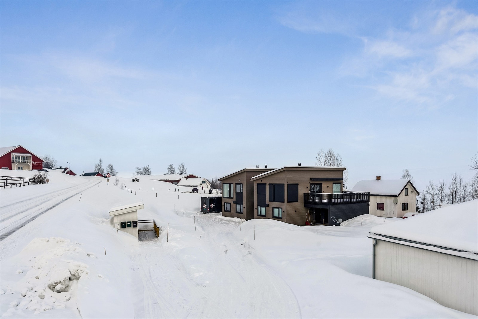 Felles nedkjøring og postkassestativ. Galleribilde