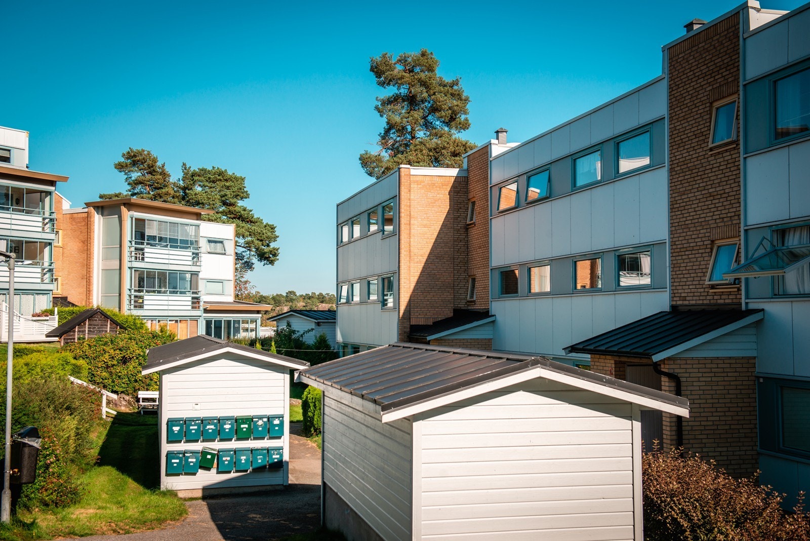 Flott beliggenhet i et trivelig og barnevennlig boligområde. Vardenlia er et etablert boligområde med lavblokkbebyggelse, ca. 2 km fra Sandefjord Galleribilde