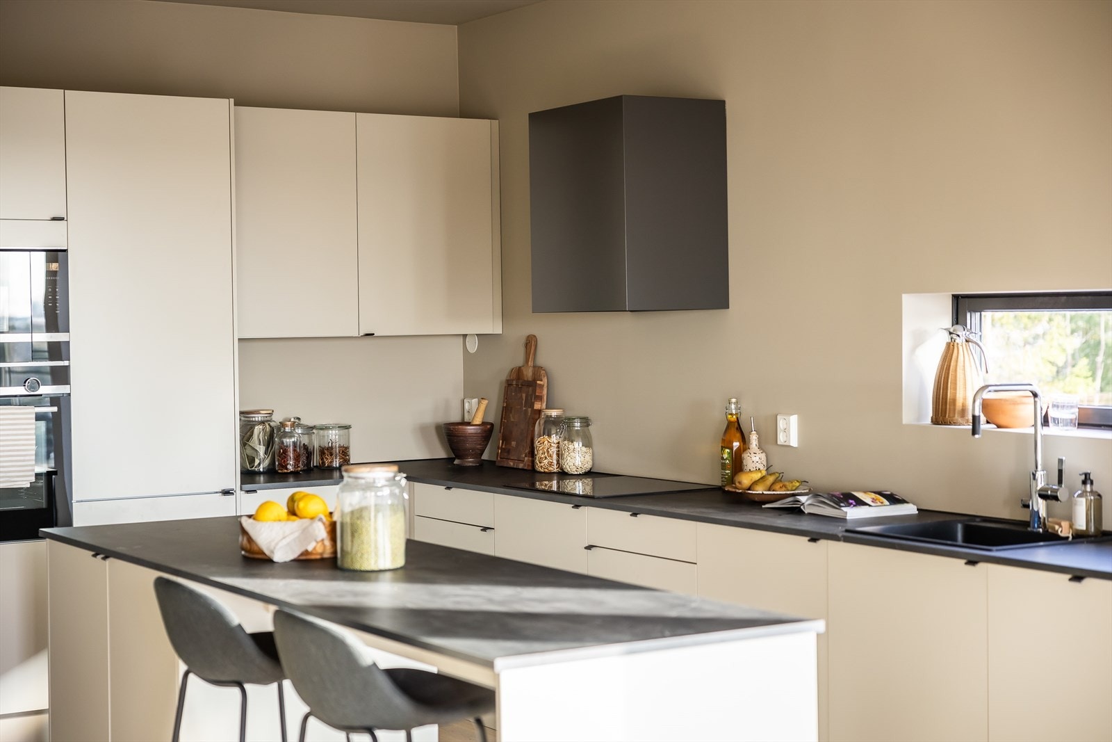 Godt med skap -og benkeplass Galleribilde