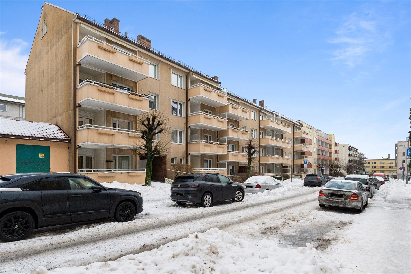 Fra leiligheten er det gangavstand til handlegater, kafeer, et variert servicetilbud og god offentlig kommunikasjon. Galleribilde