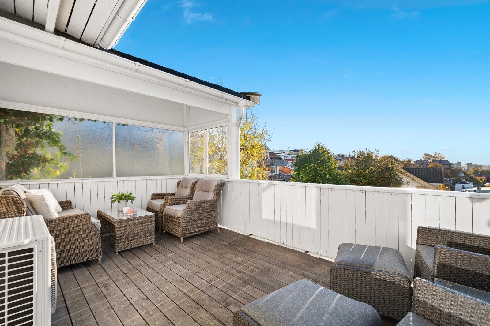 Verandaen er på hele 14 kvm som gir god plass til både utemøbler og grill. Galleribilde