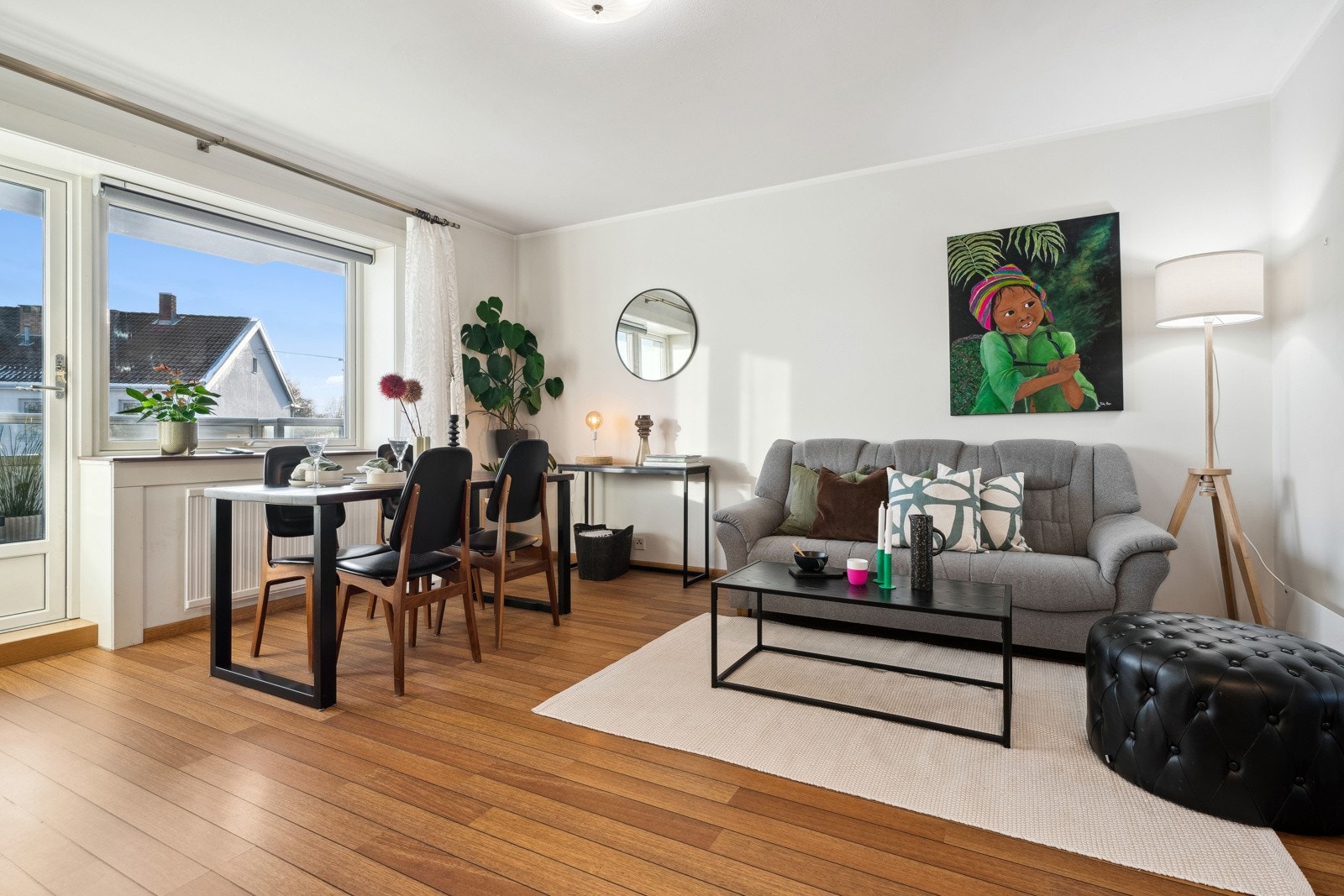 OBOS Eiendomsmeglere v/ Guro S. Røysi har gleden av å presentere en lys og pen 3-roms på Kalbakken. Galleribilde