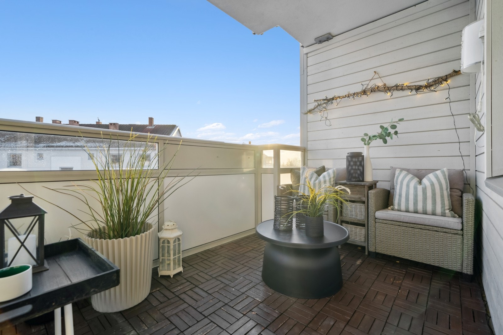 Fra stuen er det utgang til en herlig balkong. Galleribilde