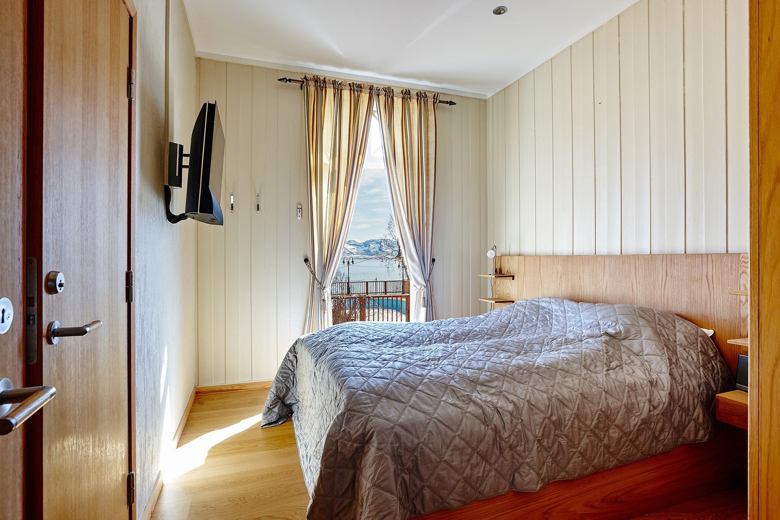 Soverommet har en fin størrelse og har tilknytning til bad. Galleribilde