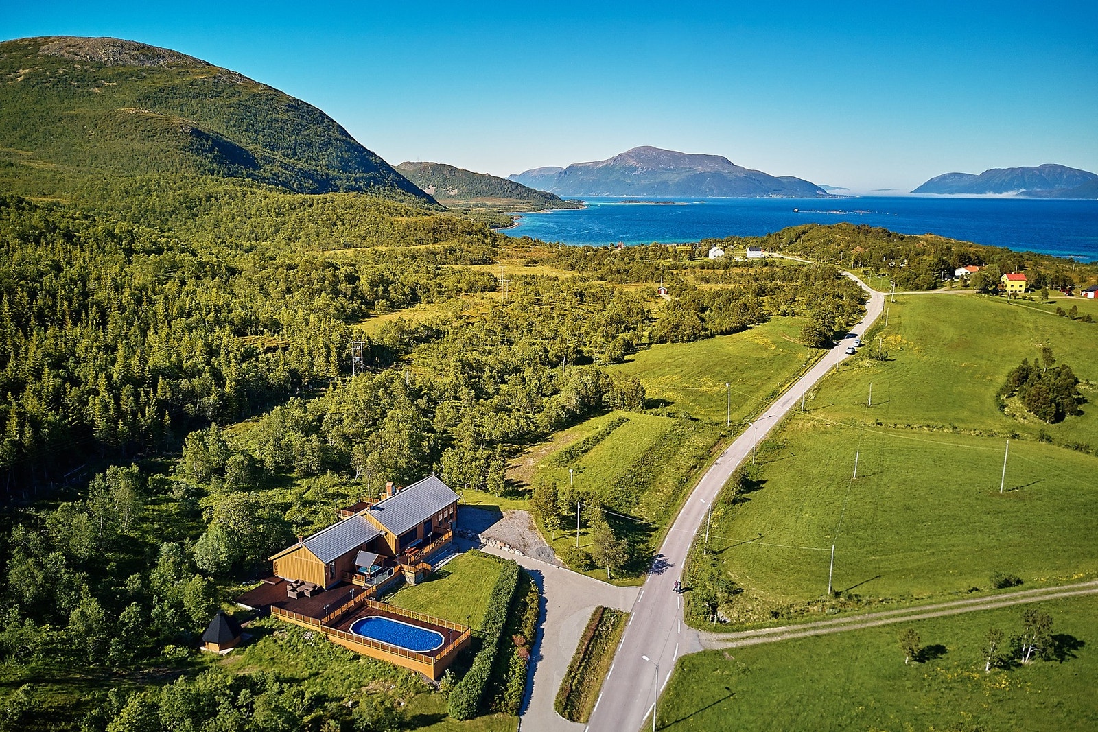 Den solrike og skjermede beliggenheten gir en fredelig atmosfære uten nærliggende bebyggelse. Galleribilde