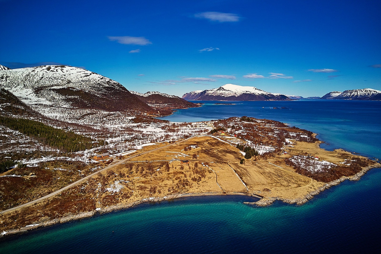 Hytten ligger omtrent 20 km nord for Sortland. Galleribilde