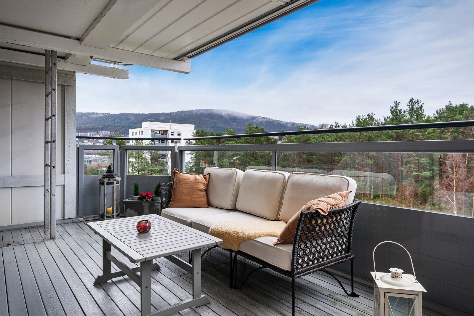 - Balkongen er målt til 16,1 kvm og er av god størrelse - Galleribilde