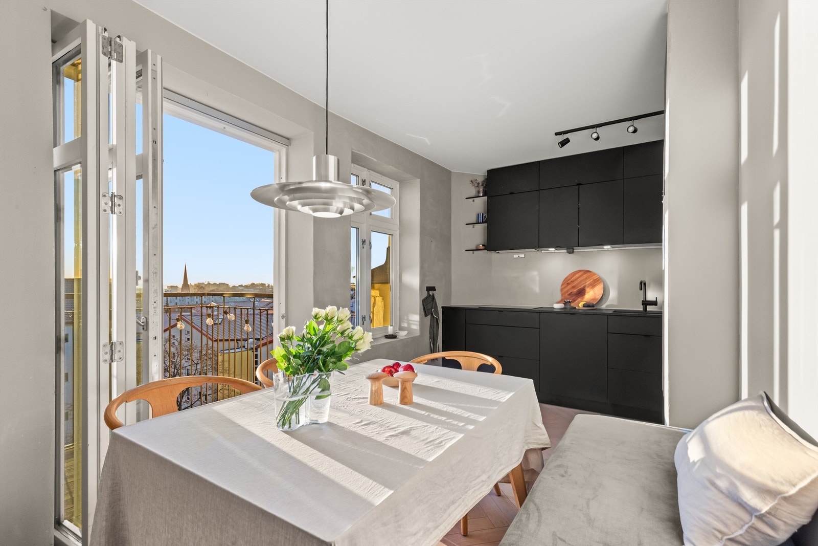 Eiendomsmegler Krogsveen v/Simen Istre Grevskott har gleden av å presentere Christies gate 36A Galleribilde