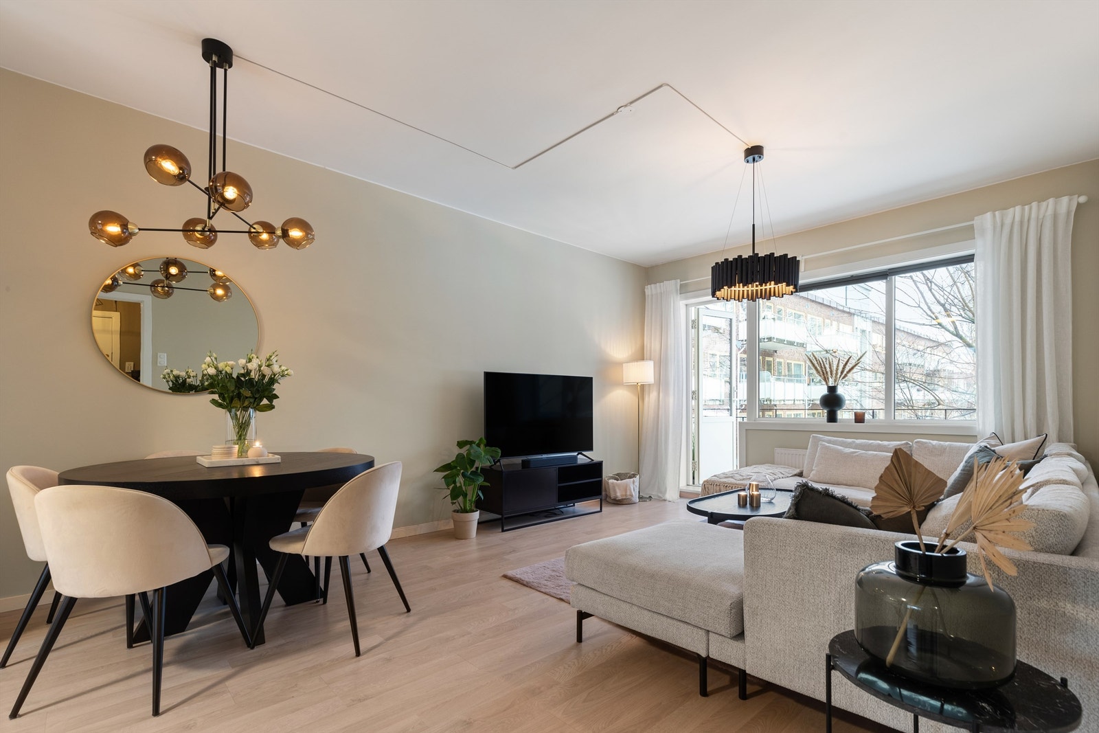 Eiendomsmegler Krogsveen v/Simen Istre Grevskott har gleden av å presentere Bjerregaards gate 37B Galleribilde