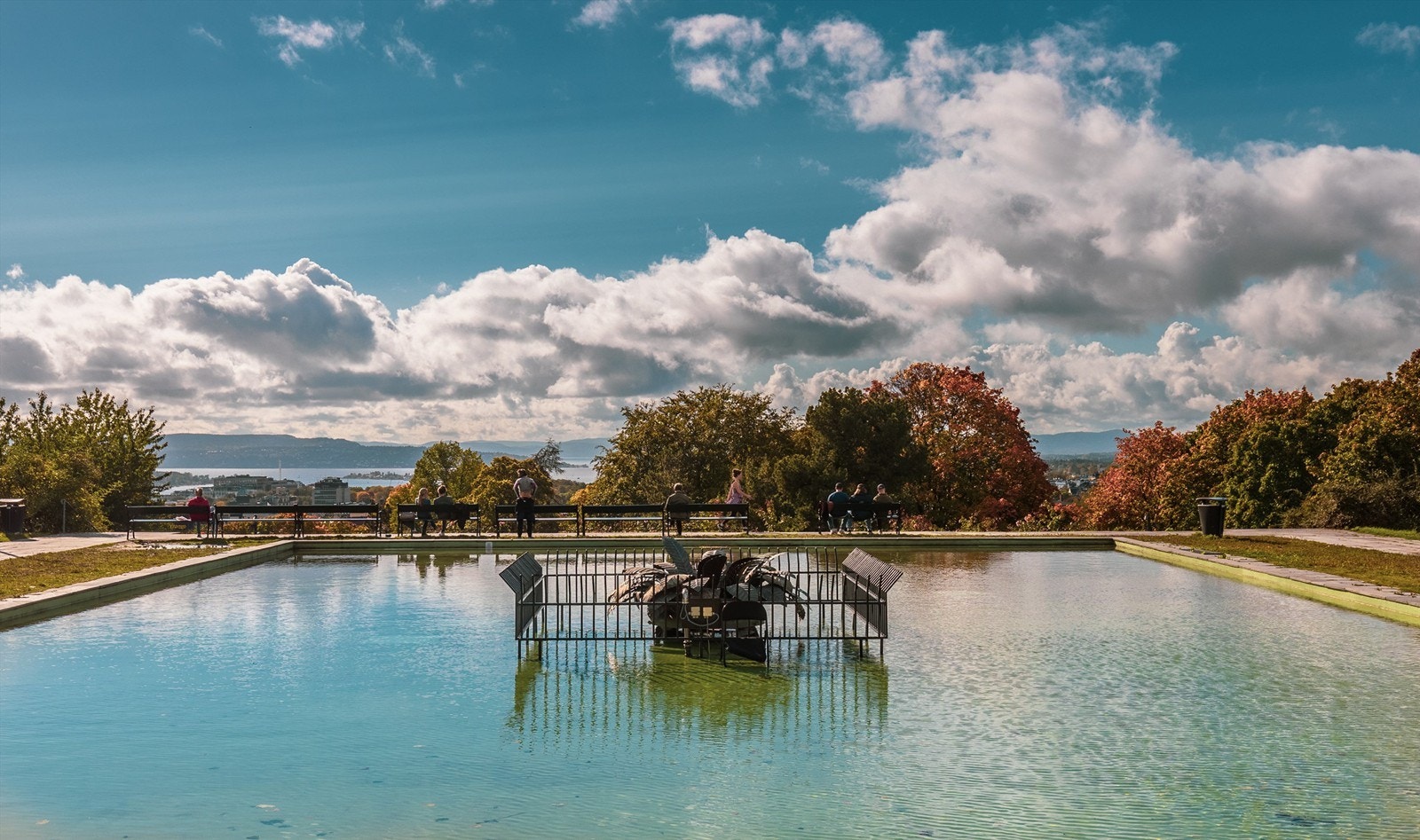 På varme sommerdager er St. Hanshaugen et fint sted å samle venner og bekjente til både trening og hygge. Galleribilde