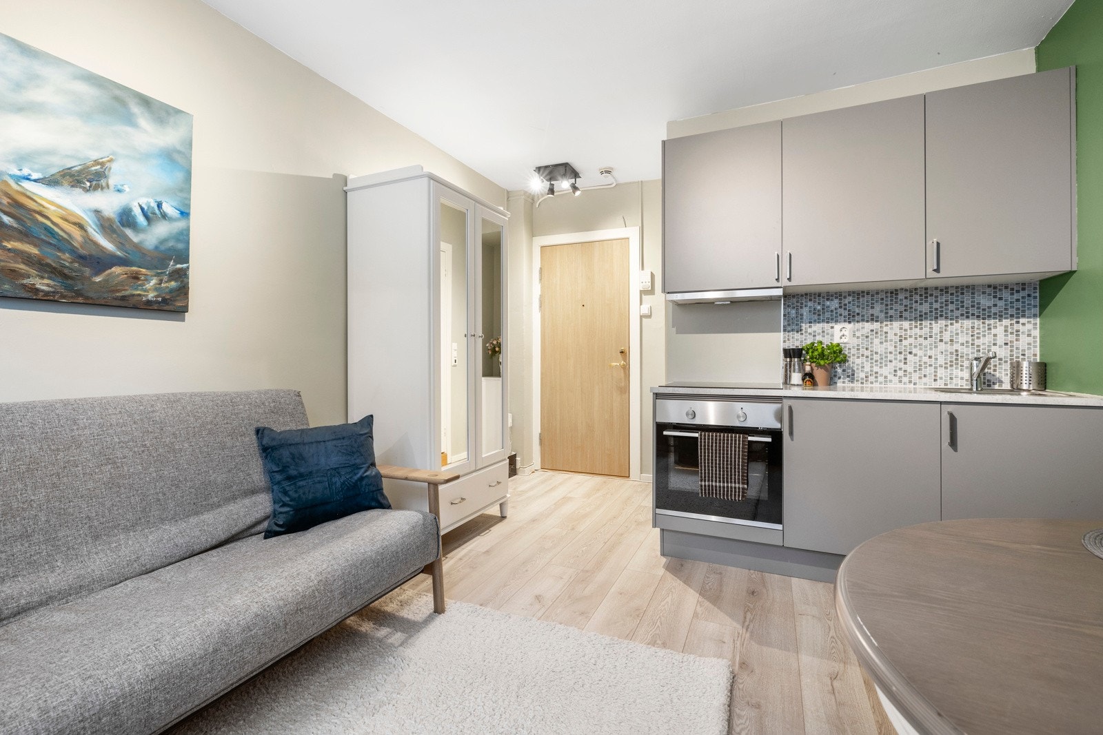 - Leiligheten disponerer en bod i kjeller på ca 2 kvm - Galleribilde