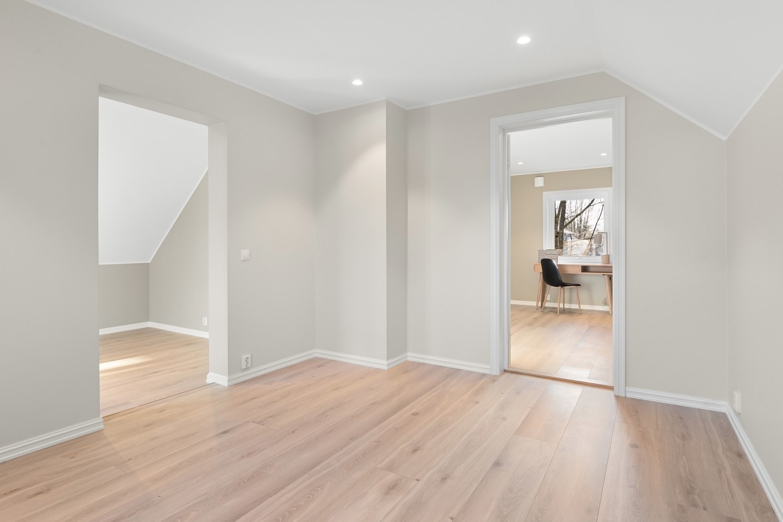 Boligens planløsning er godt tilpasset en barnefamilie. Galleribilde