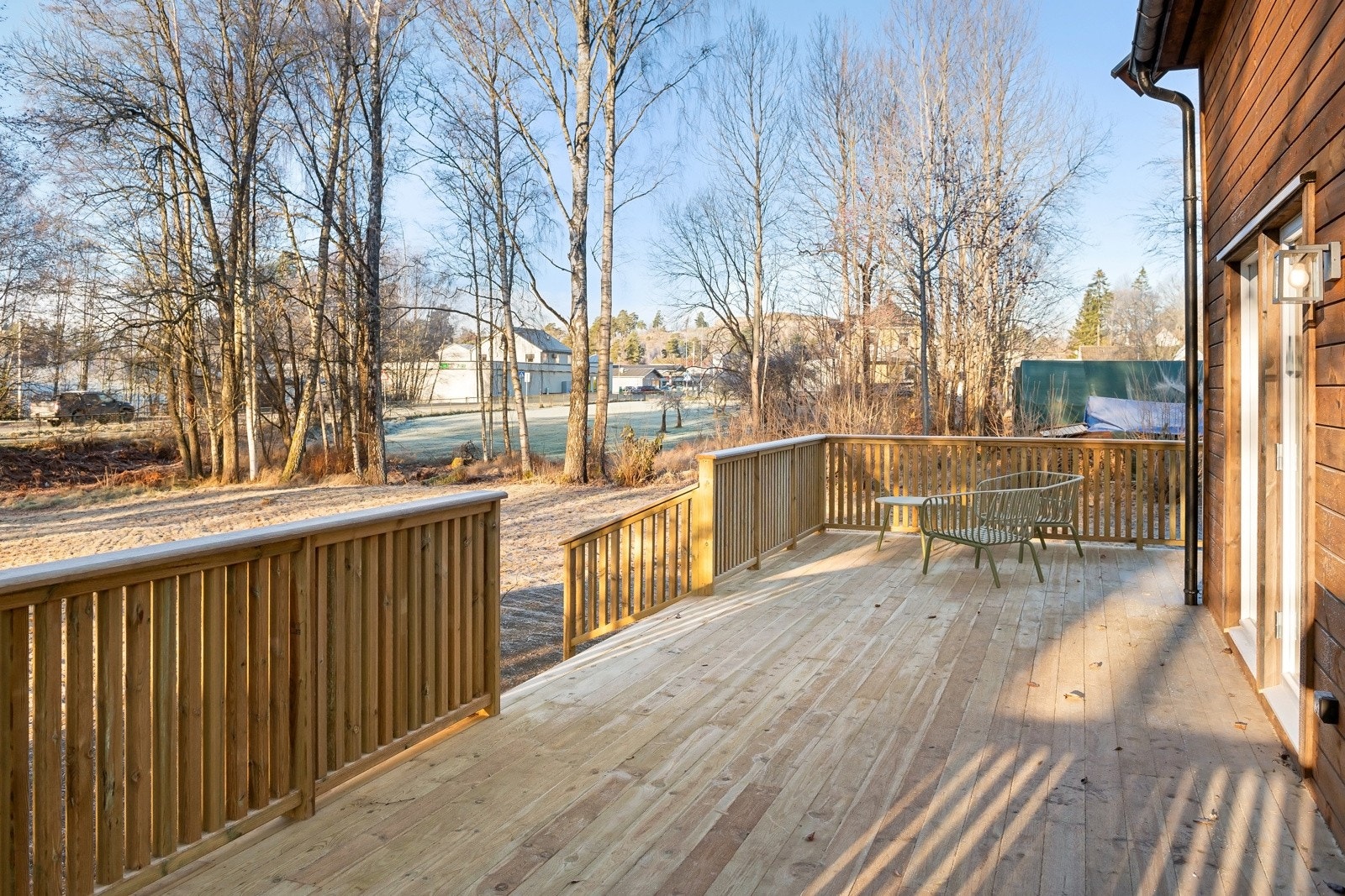 Ny veranda med gode solforhold. Galleribilde