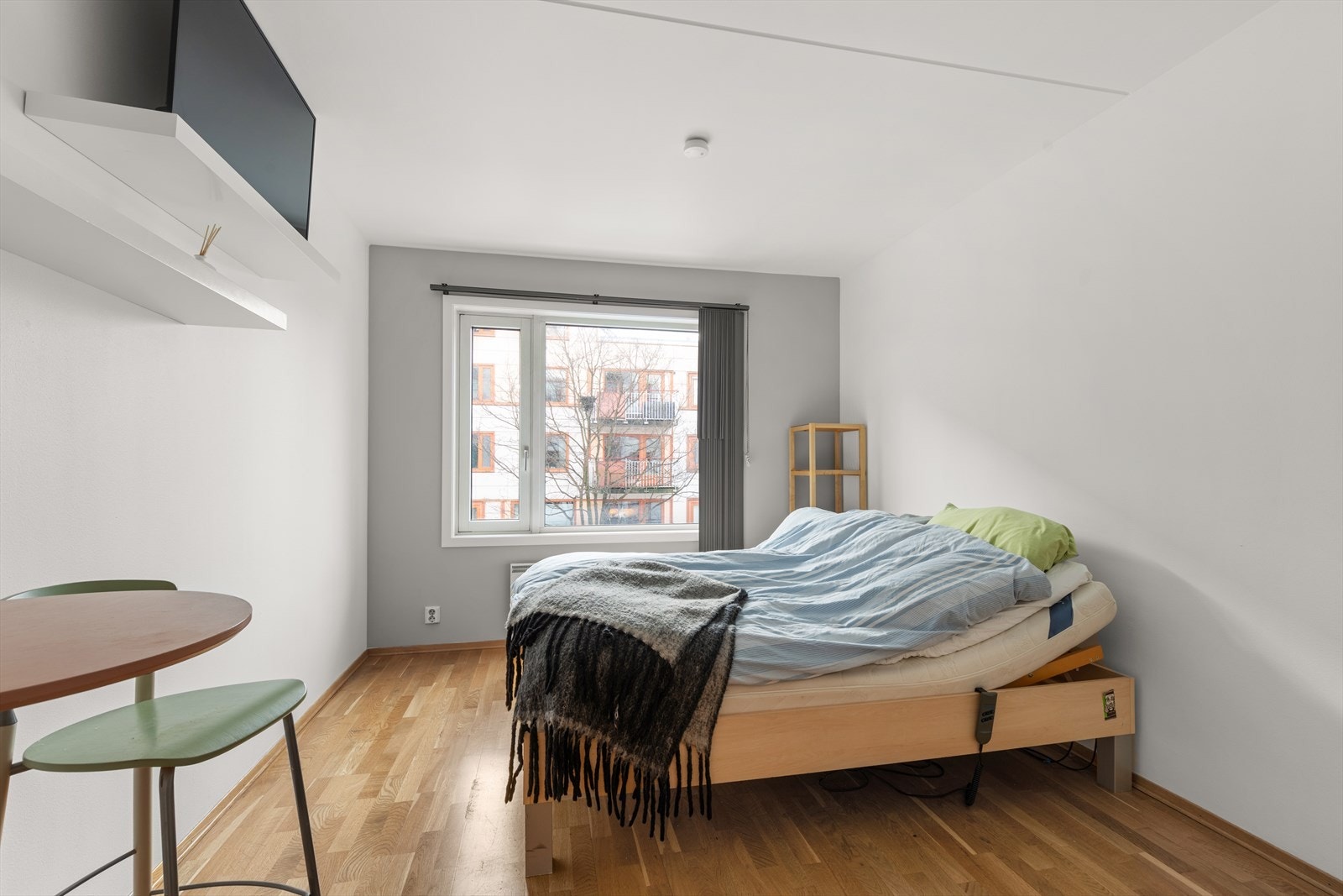 Hybel på ca. 20kvm med egen inngang. Galleribilde