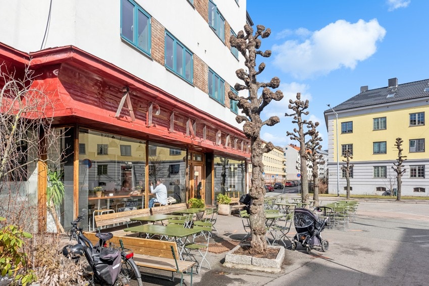 Åpent Bakeri som ligger innen kort gangavstand er en av mange hyggelige spisesteder Galleribilde