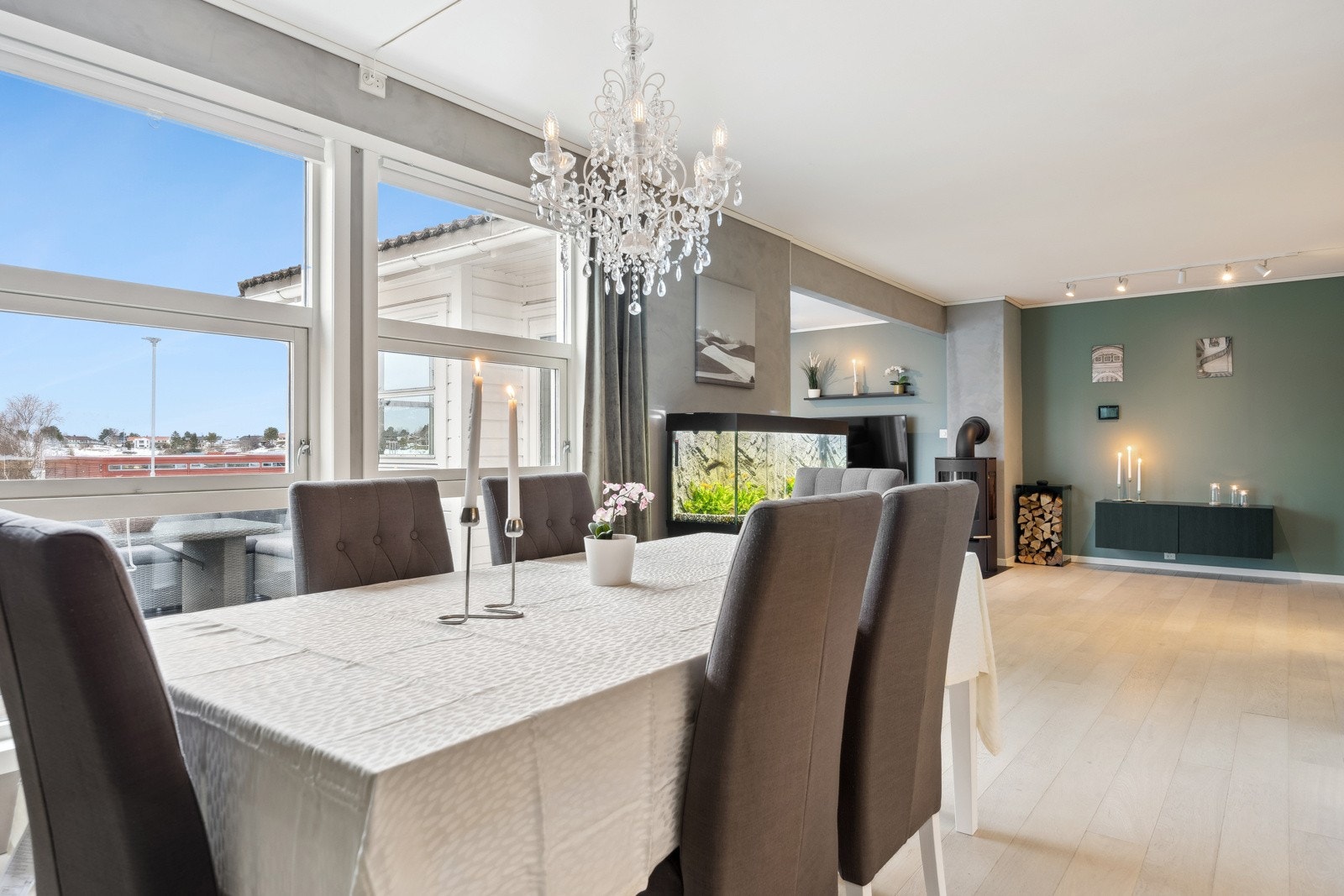 Se for deg trivelige middagsselskaper med familie og venner. Galleribilde