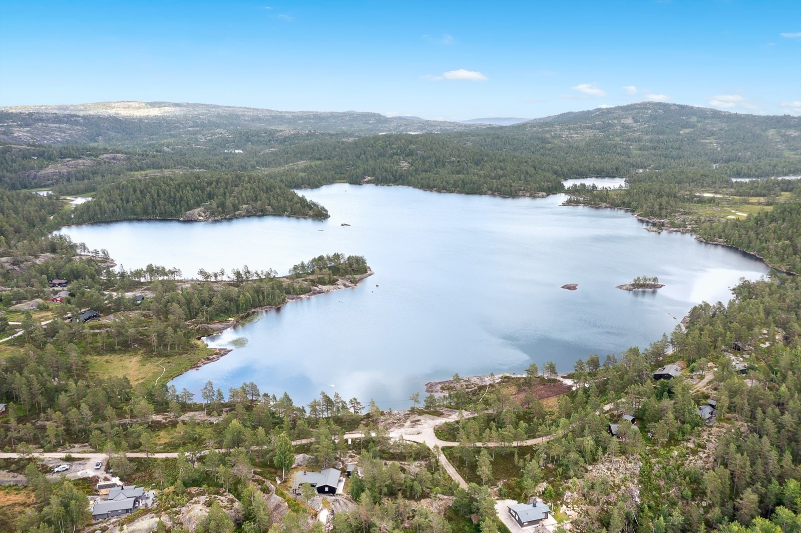 Ønsker du visning? Ta kontakt med eiendomsmegler Guro Hana, på tlf. 942 54 652, for nærmere avtale. Galleribilde