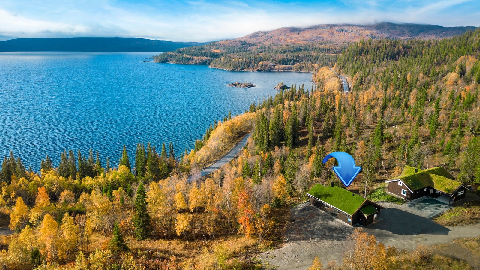 Fra eiendommen er det 3 km til Røyrvik sentrum med butikk, skole, idrettshall og beninstasjon Galleribilde