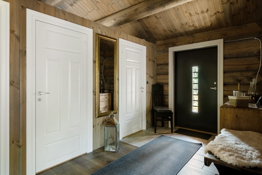 Visningshytte gang med inngang til soverom og lite bodrom Galleribilde