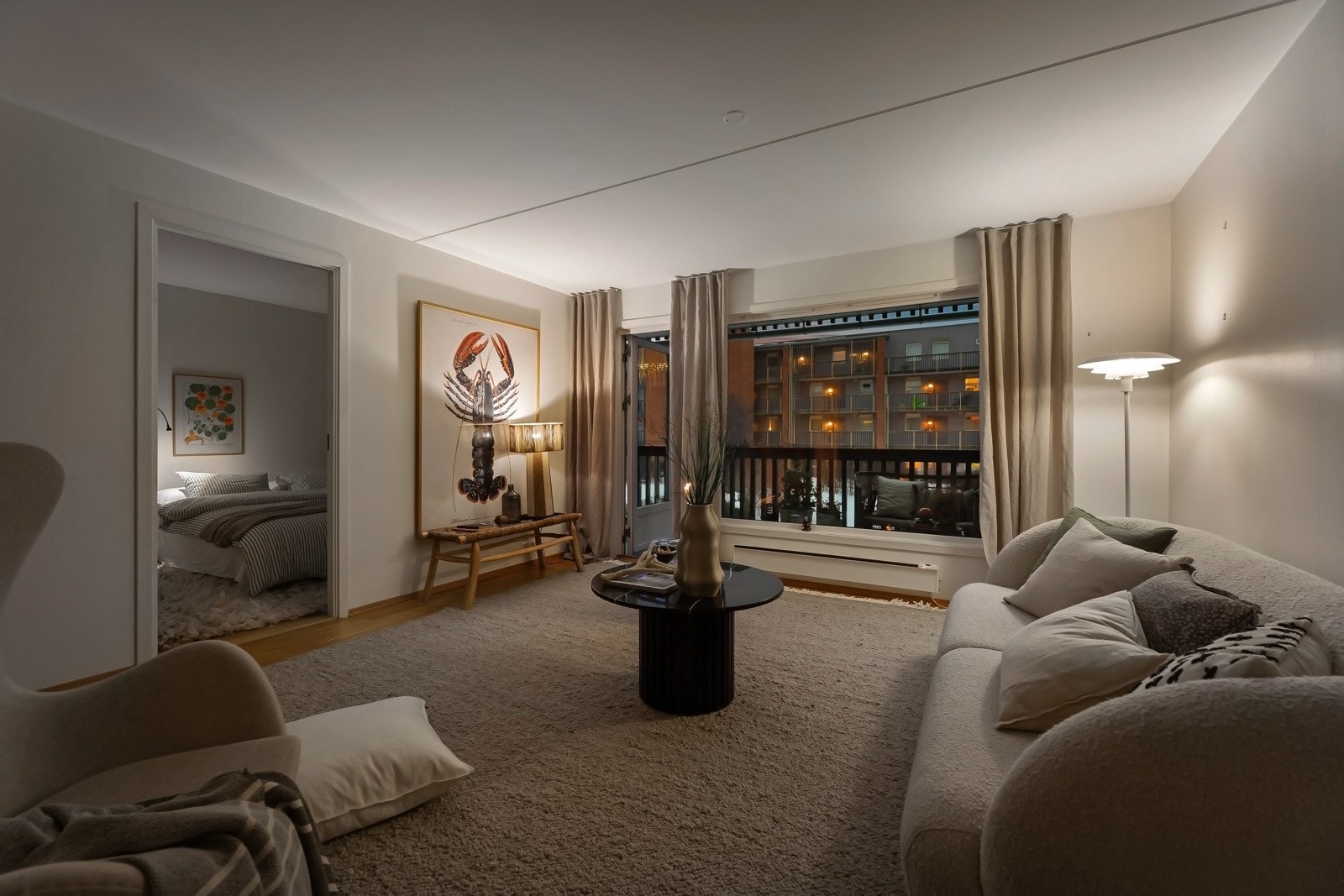 Leiligheten inneholder entré, stue, kjøkken, to soverom, bad og innvendig bod. Galleribilde