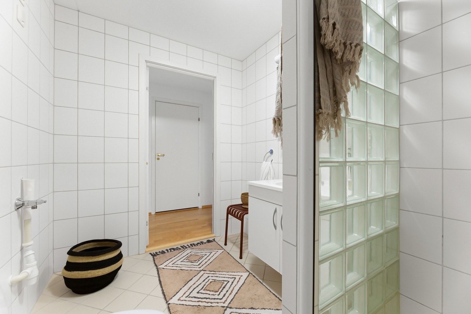 Boligen har behov for noe oppussing for å tilfredsstille dagens krav. Galleribilde