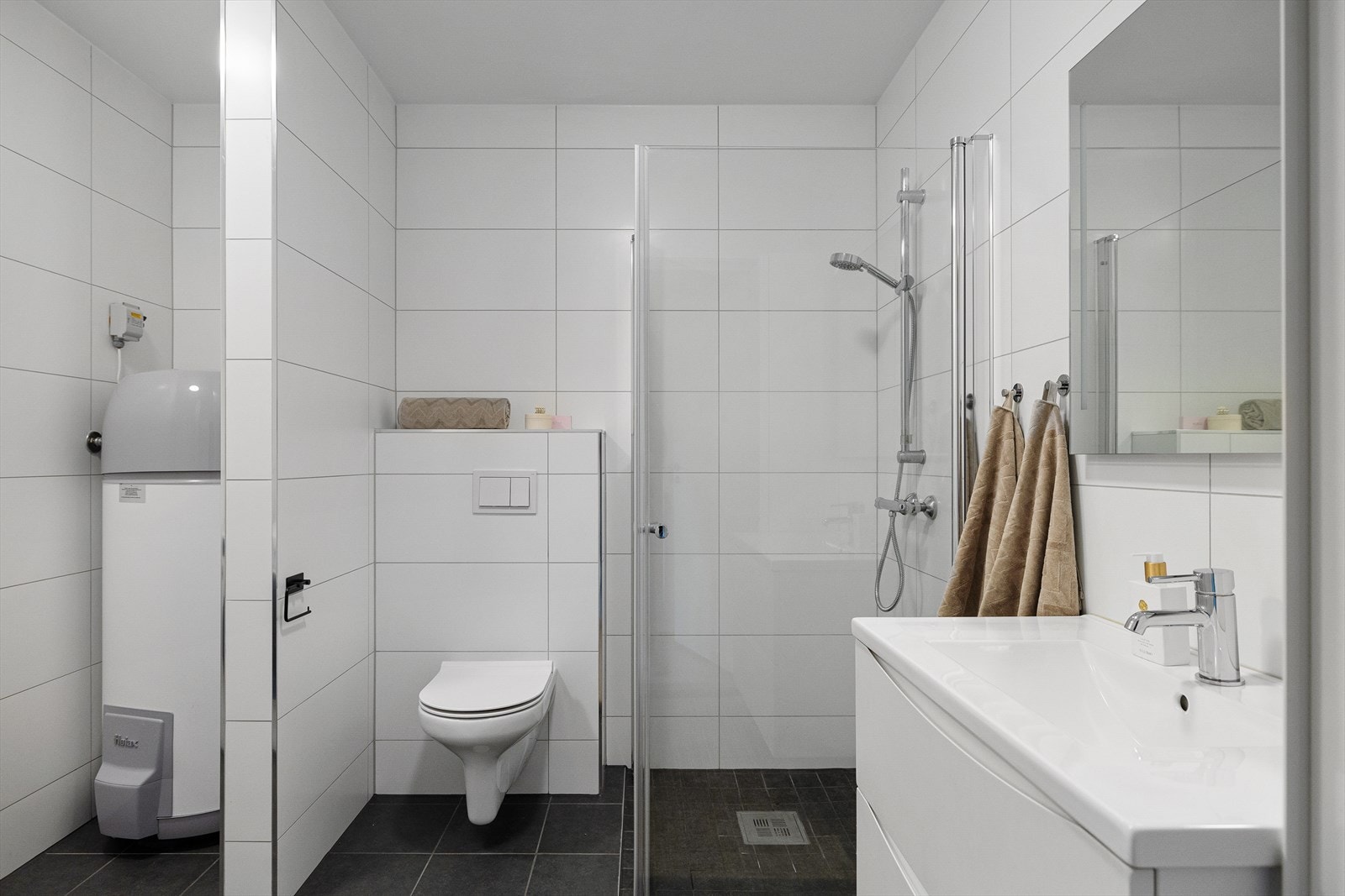 Badet er på ca. 7 kvm. Galleribilde