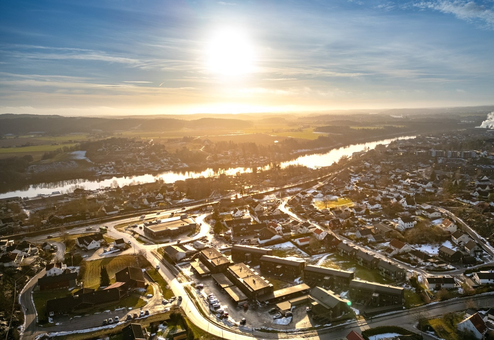 Ordfører Karlsens vei 15H ligger på Yven, et tettsted 5 km unna Sarpsborg sentrum og 11 km fra Fredrikstad sentrum. Galleribilde