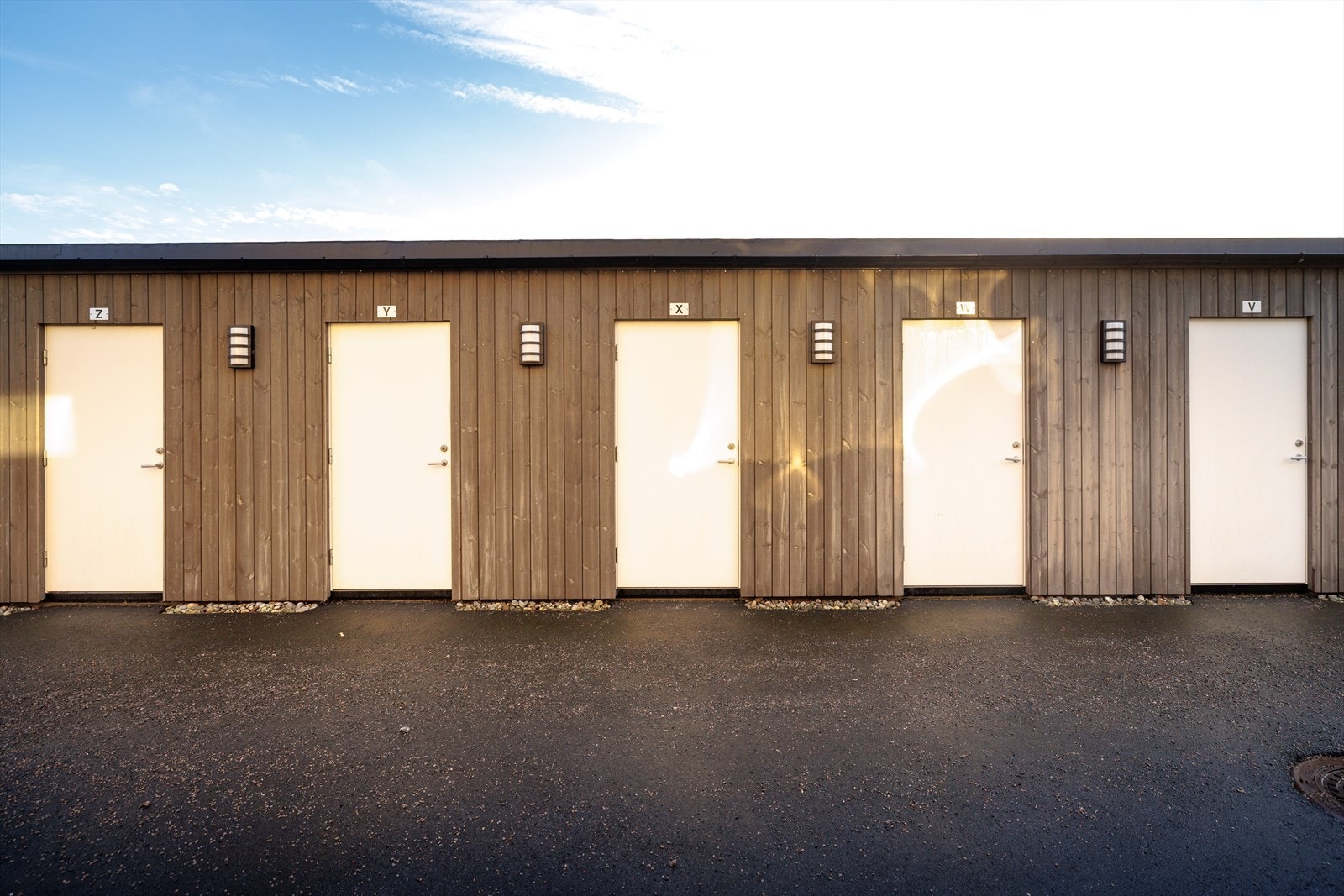 Boligen disponerer en 5 kvm sportsbod lokalisert i et eget bodbygg. Galleribilde