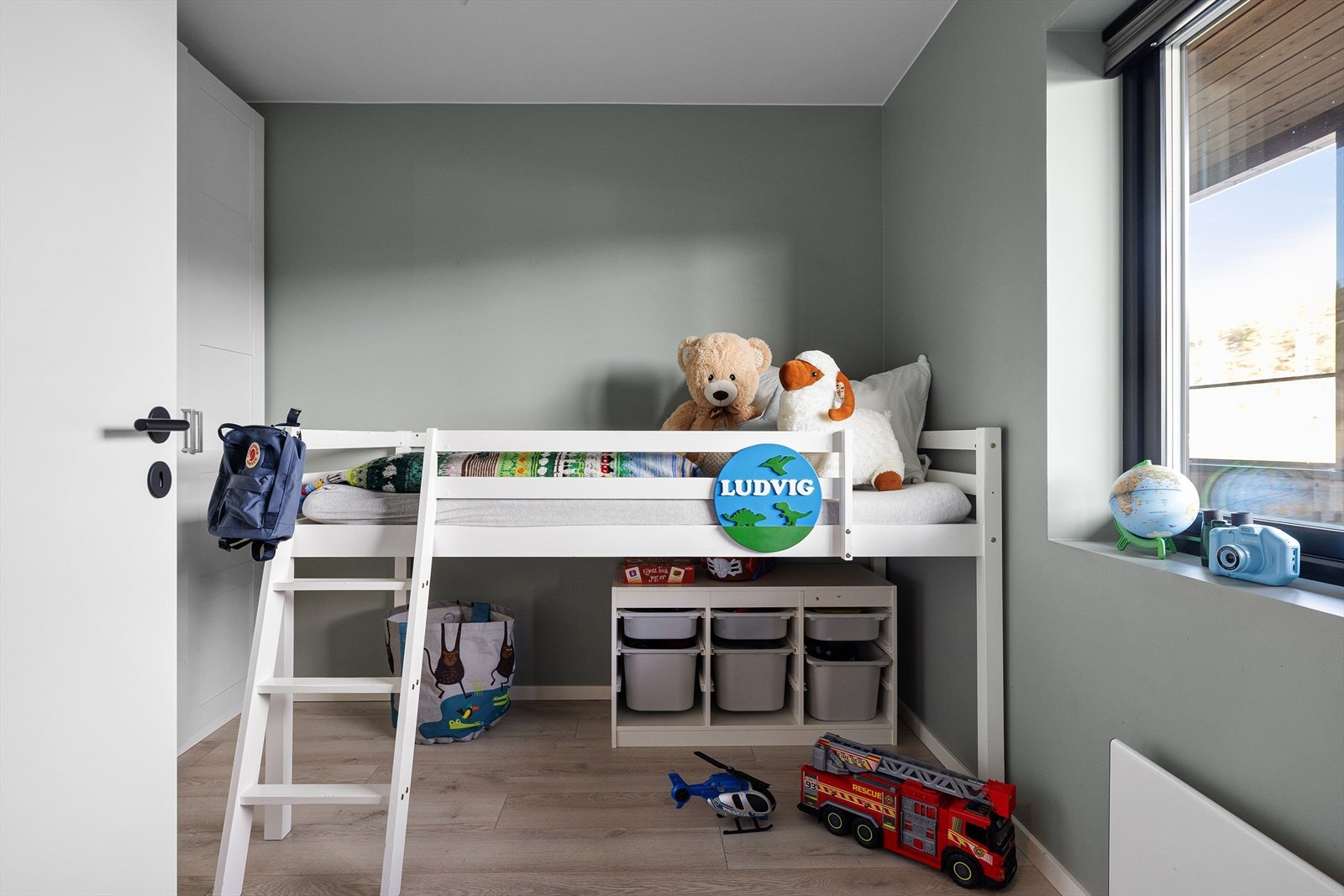 Soverommet har en smart utforming med god plass til garderobe. Galleribilde
