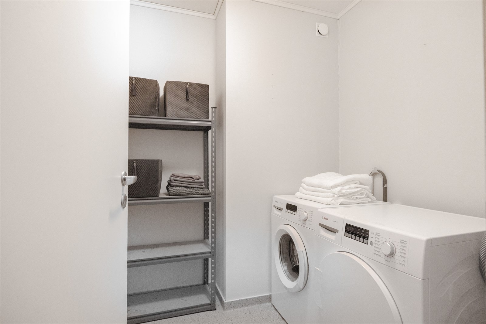 Eget vaskerom ned nyere overflater fra 2015. Galleribilde