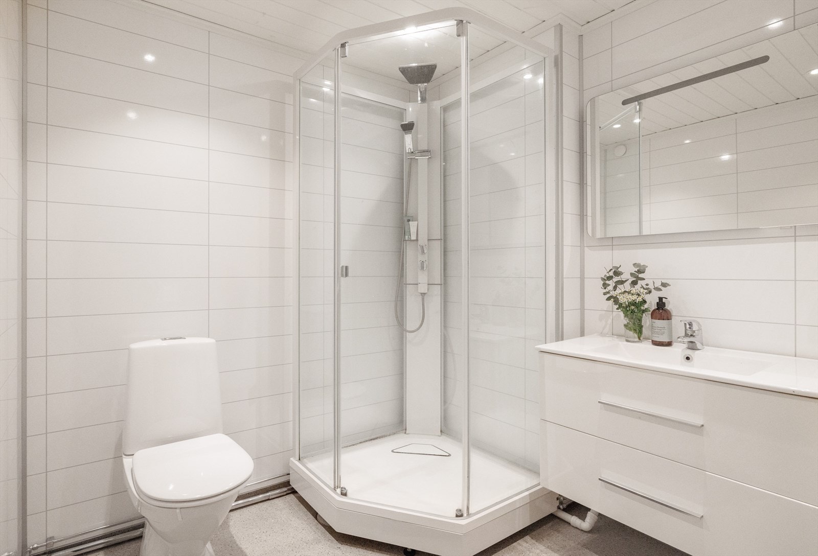 Badet ble oppgradert i 2015 med ny membran, innredning og overflater. Galleribilde