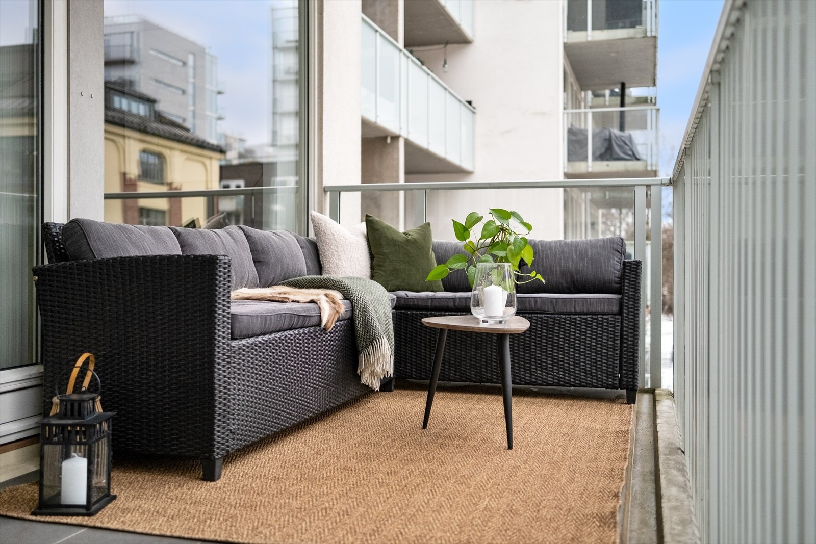 Her er det sol fra ca. klokken 14/15 til 19/20 midtsommers. Galleribilde