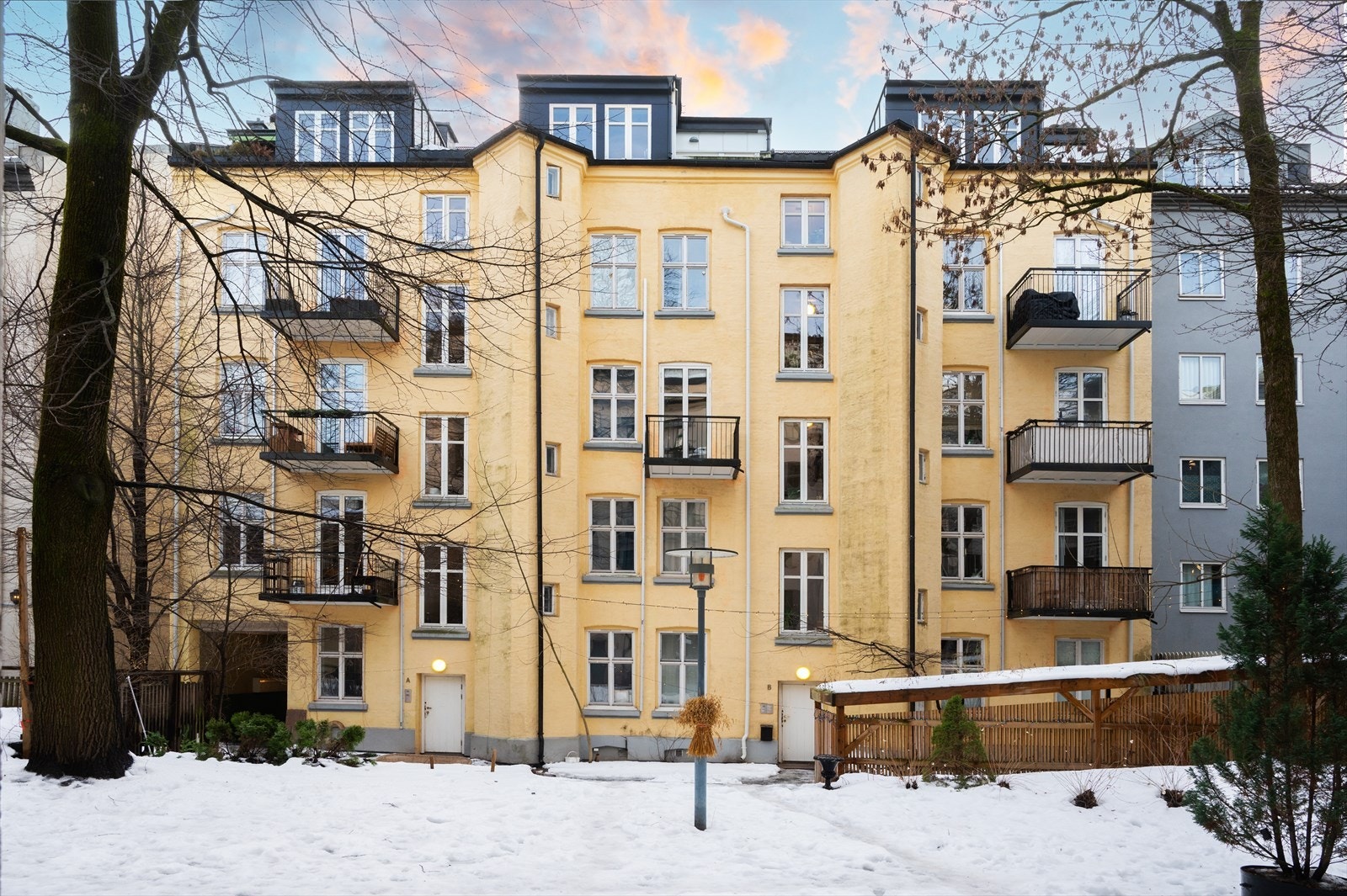 Leiligheten ligger flott til i 2. etasje! Galleribilde