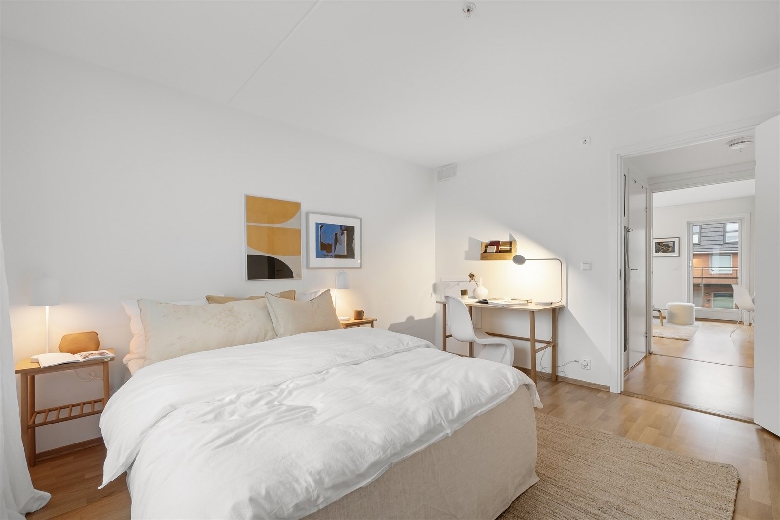 Her har du god plass til hjemmekontor. Galleribilde