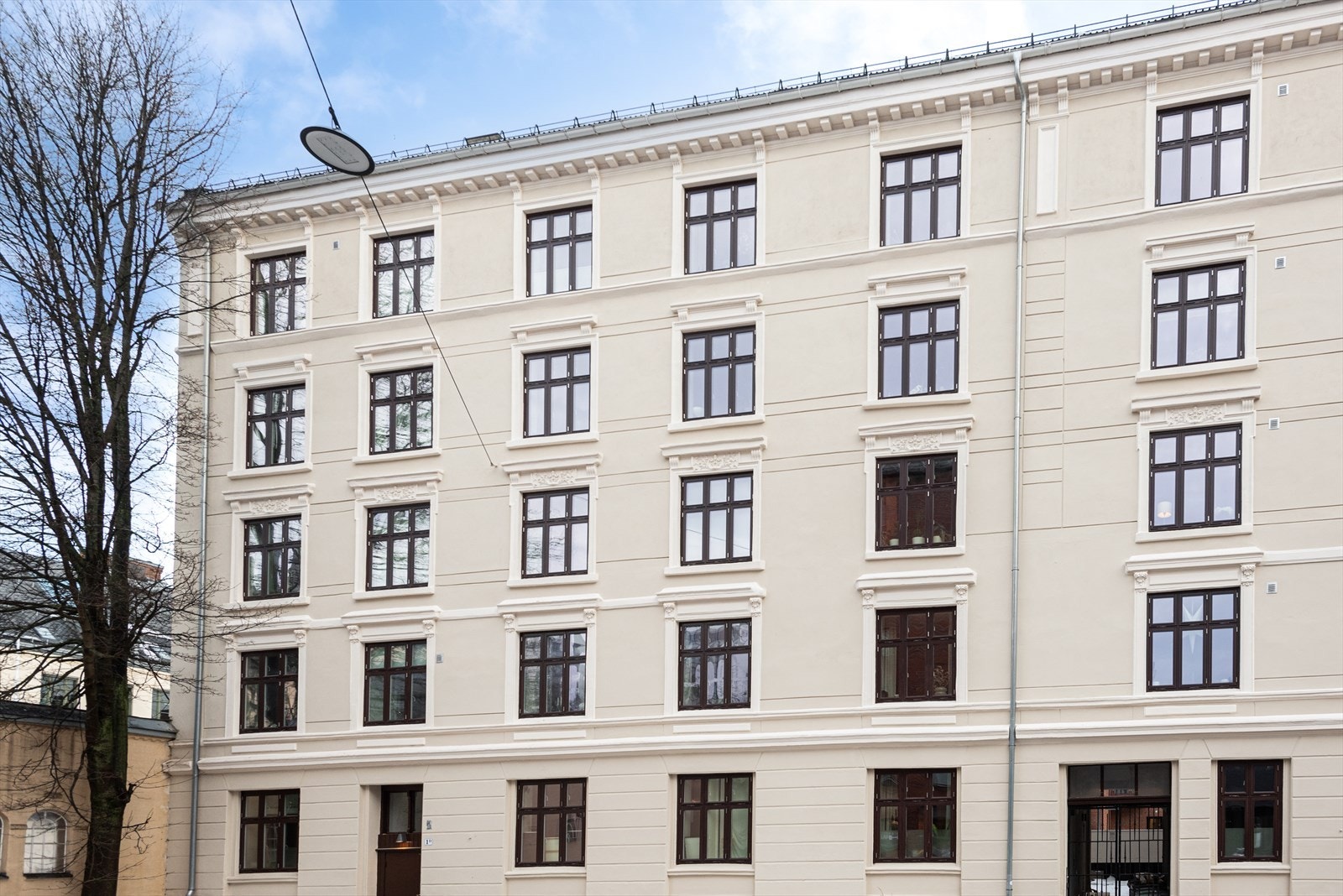 Sjarmerende bygårdsfasade i et av Oslos mest populære områder. Galleribilde